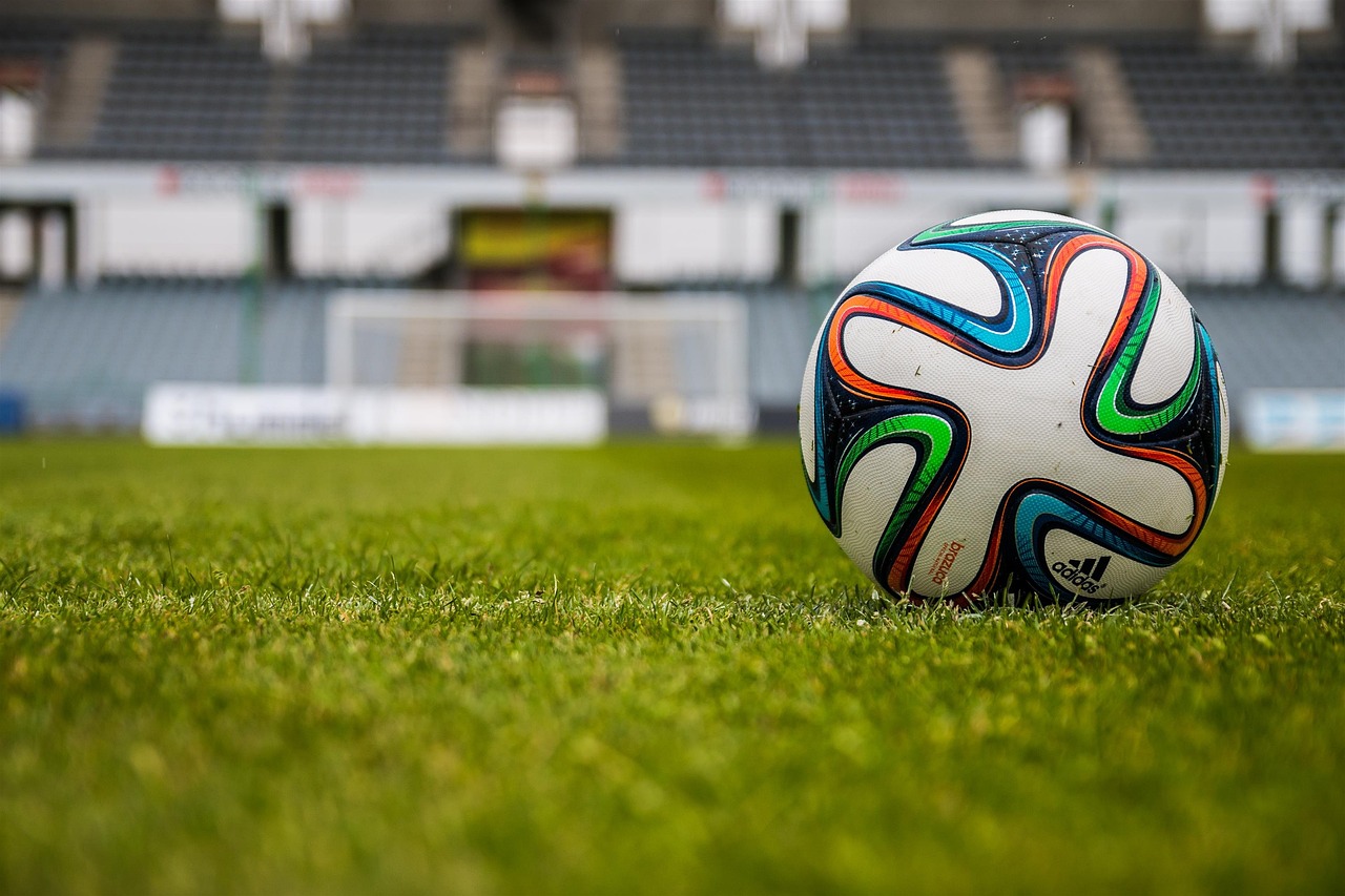 A IFAB cria sete novas regras que entram em vigor esse mês no futebol - BS9